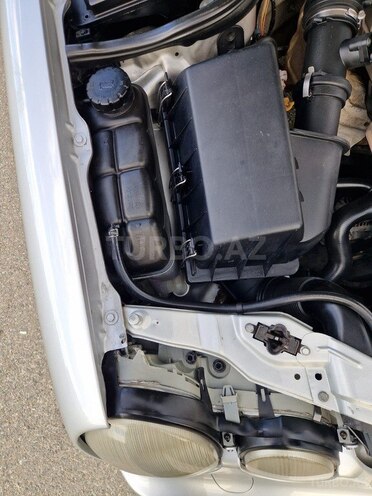 Mercedes E 200-12