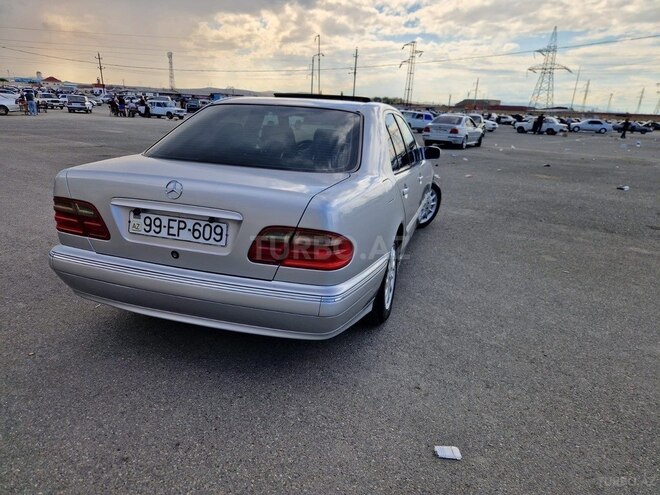 Mercedes E 200-4