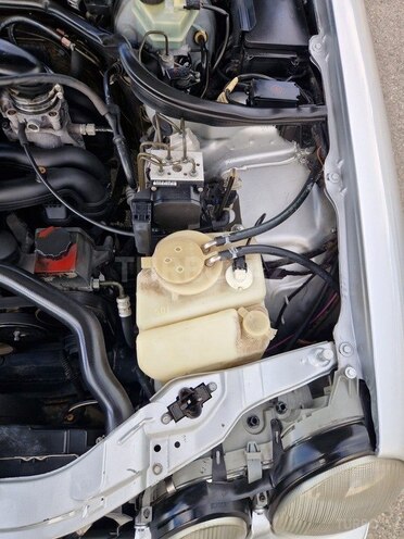 Mercedes E 200-13