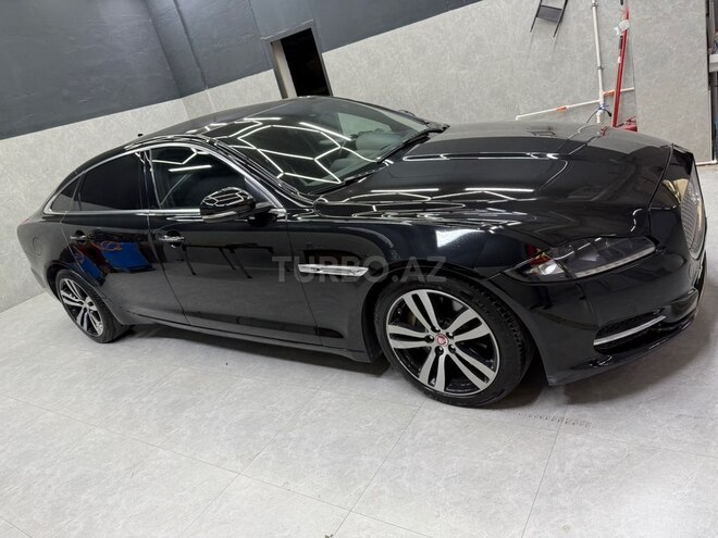 Jaguar XJ-4