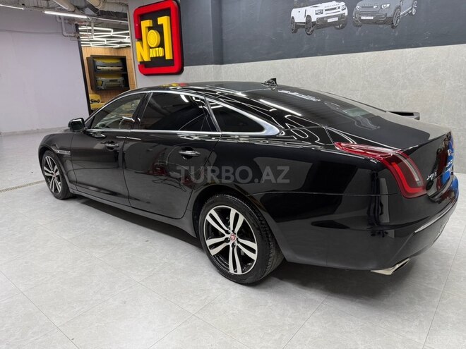 Jaguar XJ-5