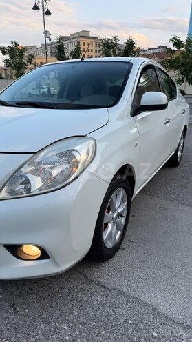 Nissan Sunny-4