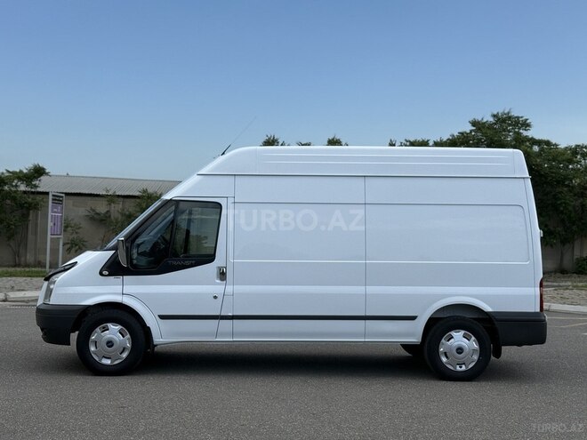 Ford Transit-8
