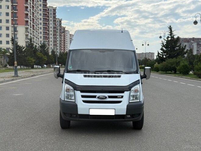 Ford Transit-4