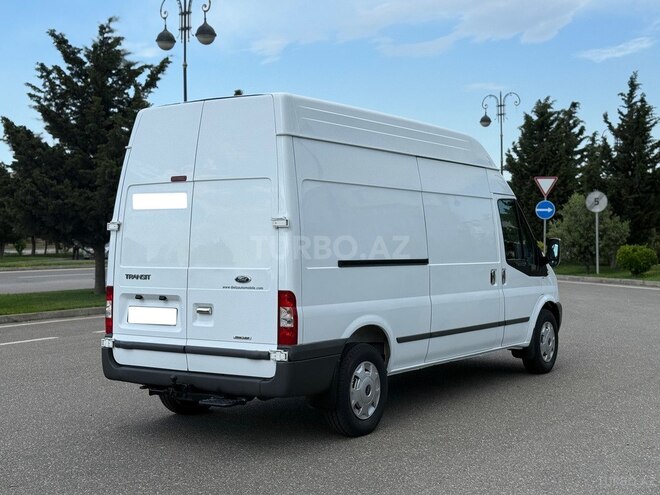 Ford Transit-7