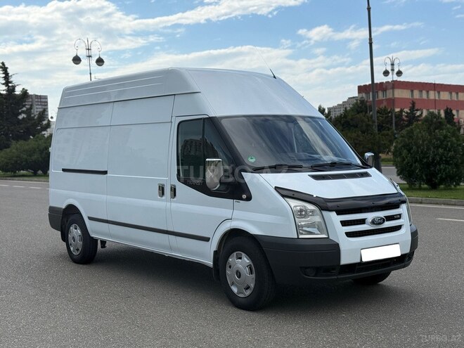 Ford Transit-5