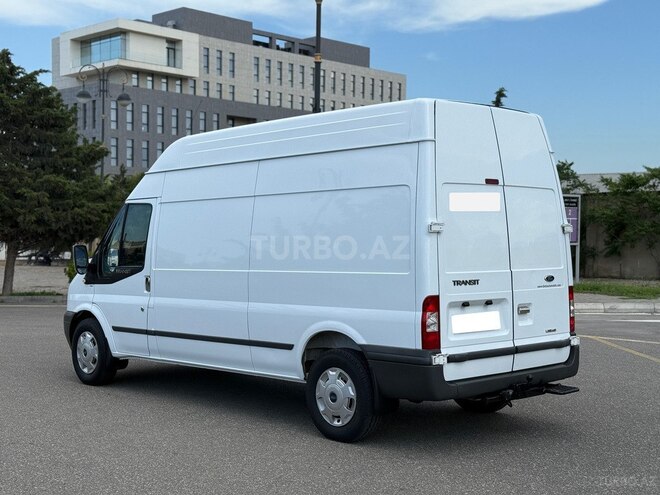 Ford Transit-6