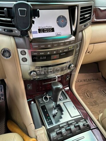 Lexus LX 570-6