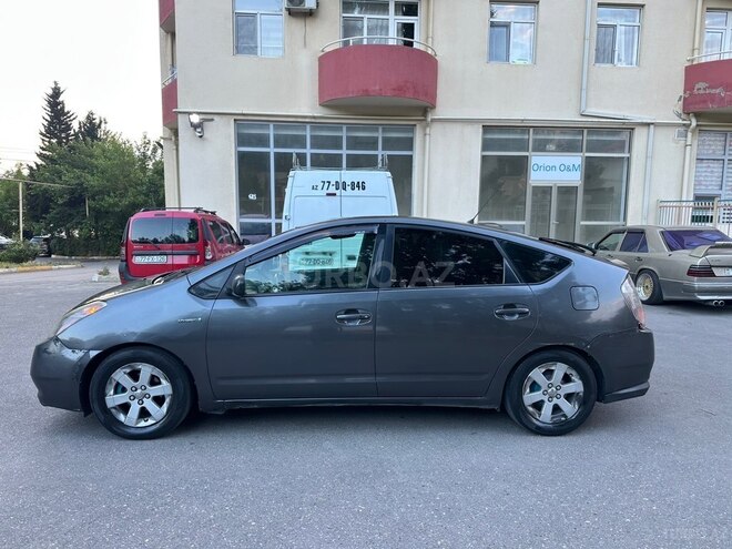 Toyota Prius-4