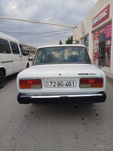 LADA (VAZ) 2107-2