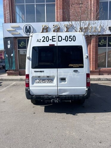 Ford Transit-5