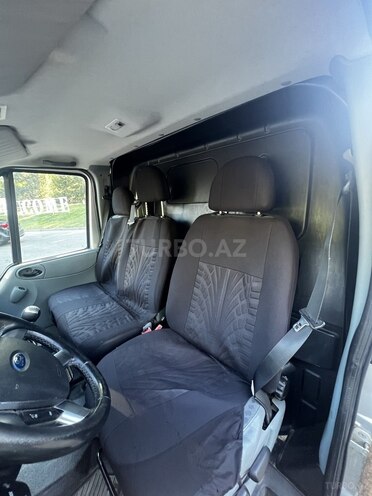 Ford Transit-4