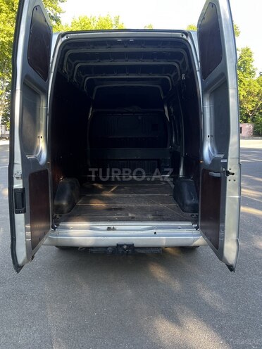 Ford Transit-10