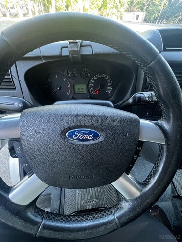 Ford Transit-7