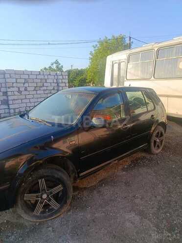 Volkswagen Golf-2