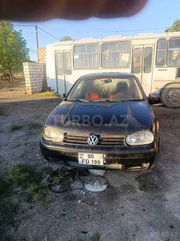 Volkswagen Golf-1