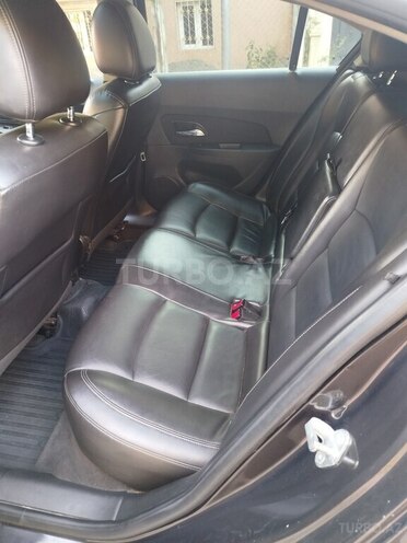 Chevrolet Cruze-13