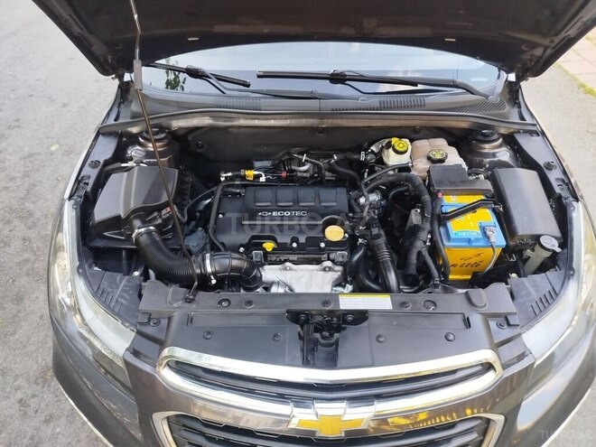 Chevrolet Cruze-16