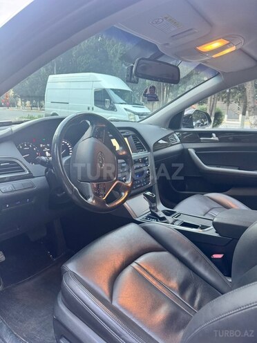 Hyundai Sonata-8