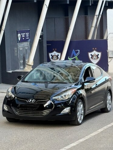 Hyundai Elantra-1