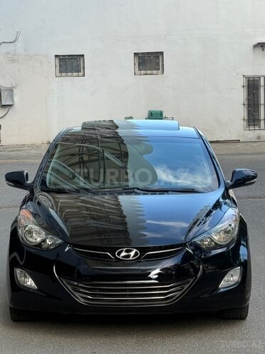 Hyundai Elantra-2