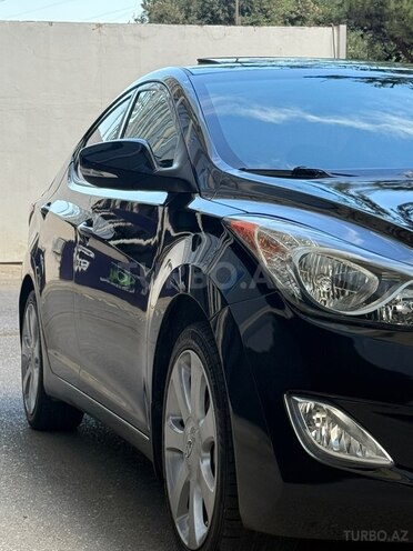 Hyundai Elantra-8