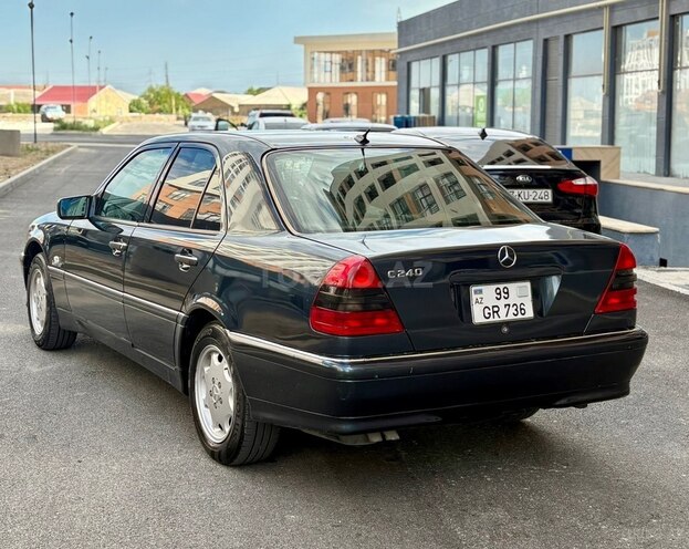 Mercedes C 240-4