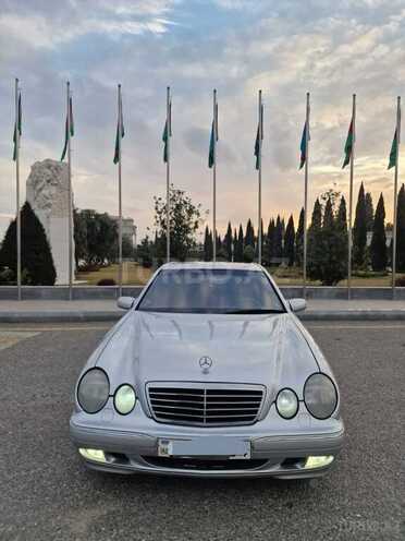 Mercedes E 240-2