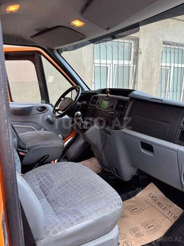 Ford Transit-7