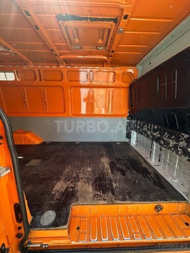 Ford Transit-4