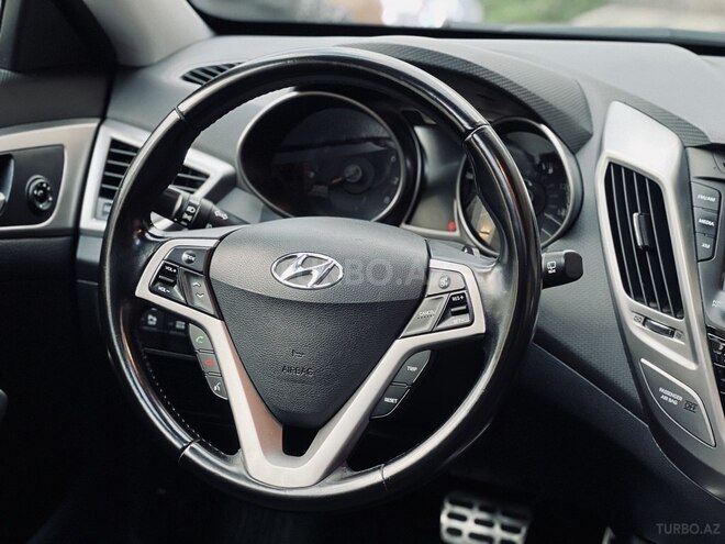 Hyundai Veloster-13