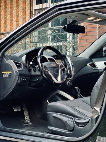 Hyundai Veloster-9