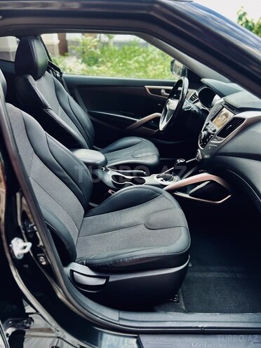 Hyundai Veloster-10