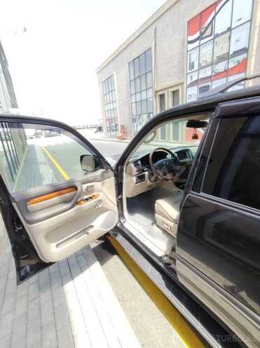 Lexus LX 470-4