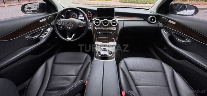 Mercedes C 220 d-3