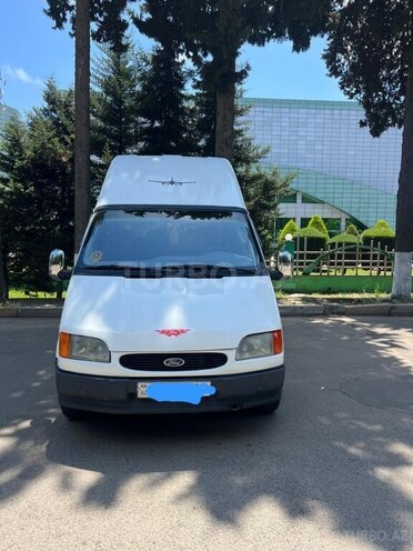 Ford Transit-1