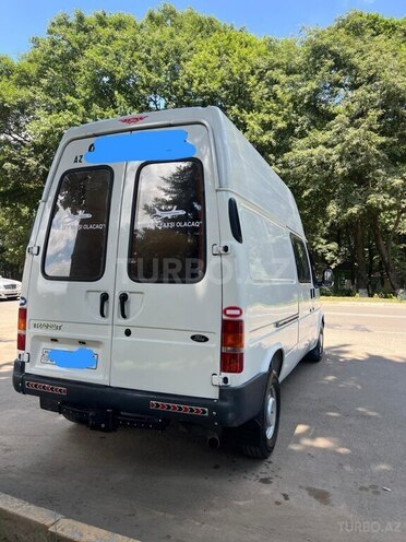 Ford Transit-3