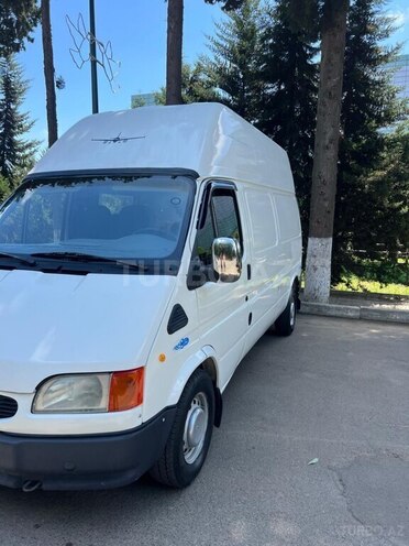 Ford Transit-6