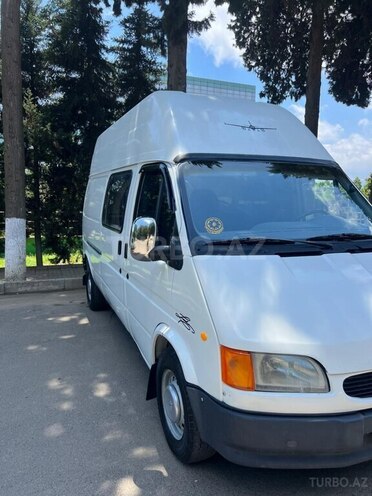 Ford Transit-8