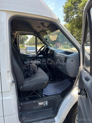 Ford Transit-14