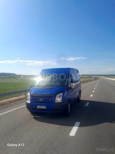 Ford Transit-9