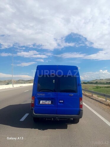 Ford Transit-12