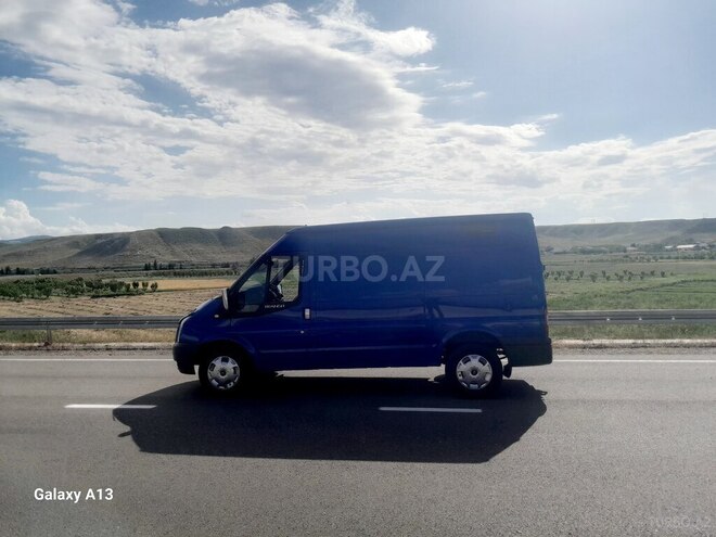 Ford Transit-11