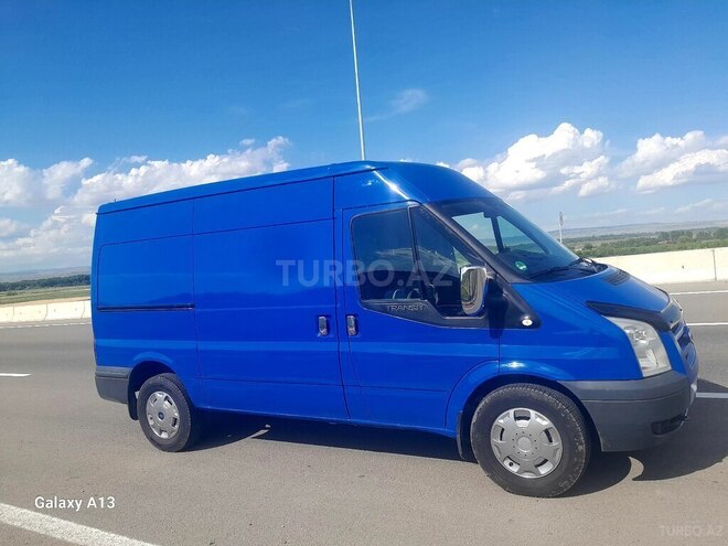 Ford Transit-13