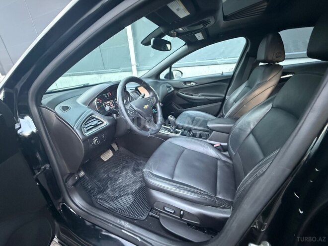 Chevrolet Cruze-12