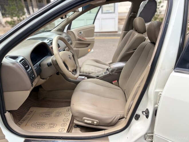 Nissan Maxima-20