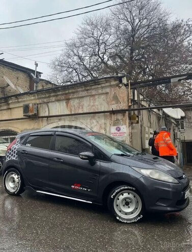 Ford Fiesta-4