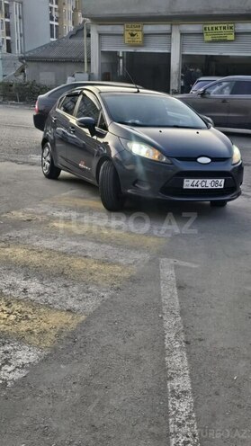 Ford Fiesta-1