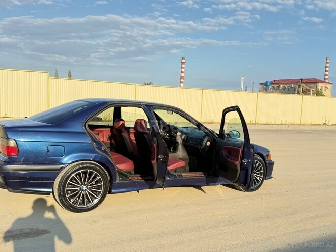 BMW 318-10