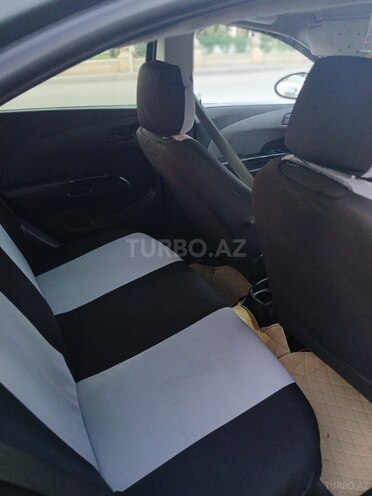 Chevrolet Aveo-4